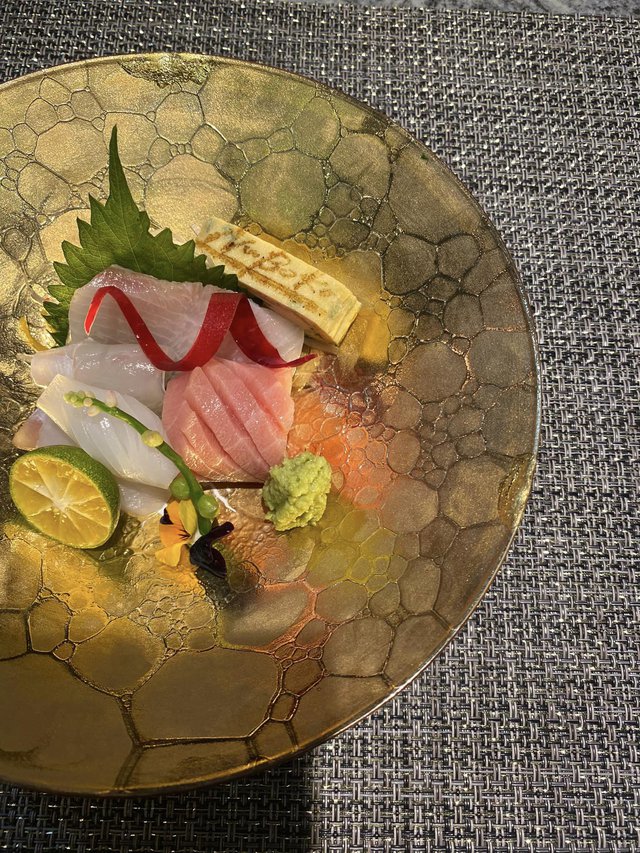2 nhà hàng để trải nghiệm ẩm thực Nhật Bản theo phong cách Omakase tại Hà Nội: Nơi thực khách bất ngờ với những tầng vị tinh tế, không biết sẽ được ăn gì - Ảnh 2.