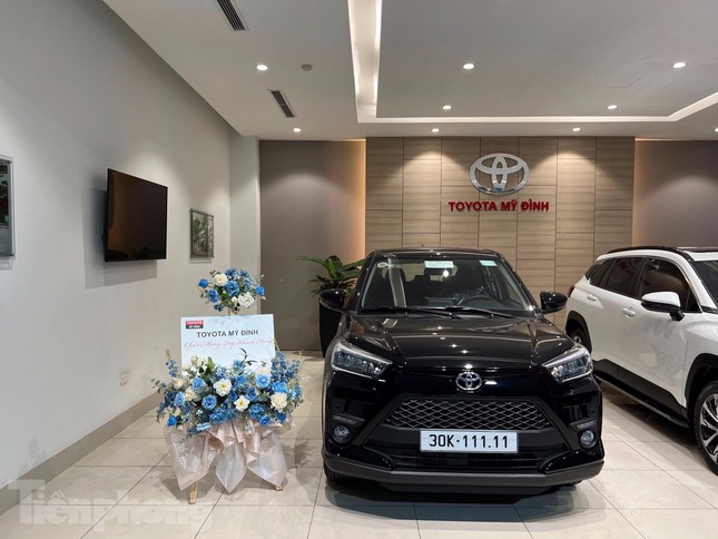 Rao bán Toyota Raize hàng lướt biển ngũ quý ở Hà Nội - Ảnh 3. Rao bán Toyota Raize hàng lướt biển ngũ quý ở Hà Nội - Ảnh 3.