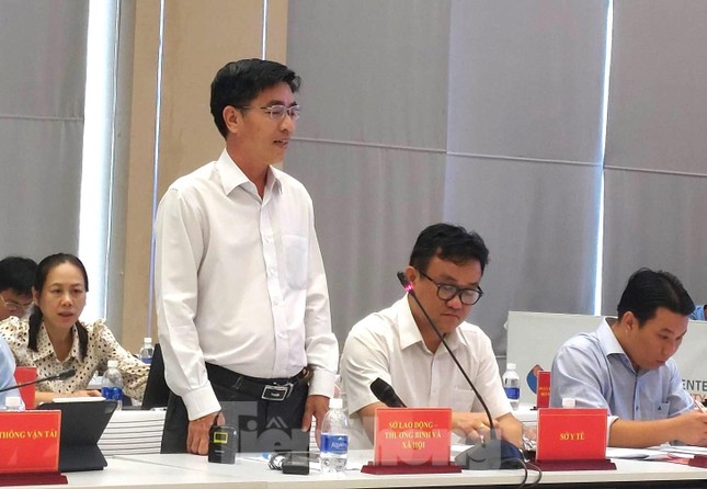 Gần 290.000 lao động tại Bình Dương bị tạm hoãn hợp đồng, giảm giờ làm - Ảnh 1.