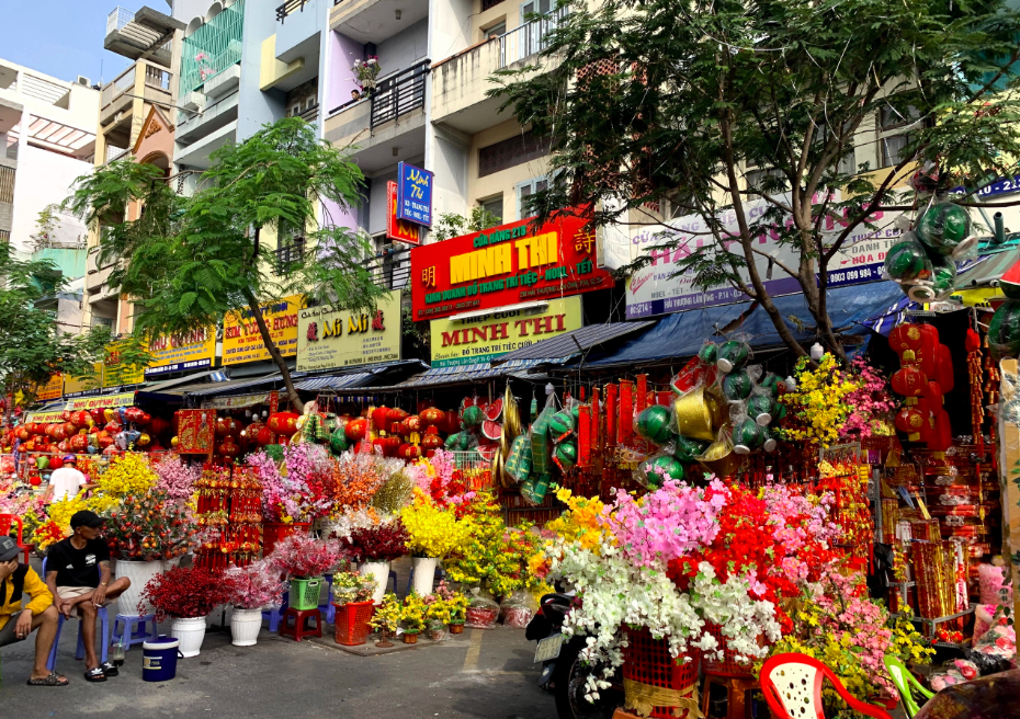 Những con phố đặc biệt của TP.HCM: Chỉ cần nghe tên là biết ngay ở nơi đó bán gì - Ảnh 1.