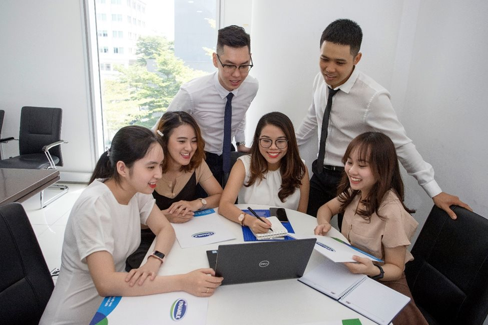 Vinamilk: Sự thăng hạng của thương hiệu gắn liền với sự phát triển của người lao động - Ảnh 1. Vinamilk: Sự thăng hạng của thương hiệu gắn liền với sự phát triển của người lao động - Ảnh 1.