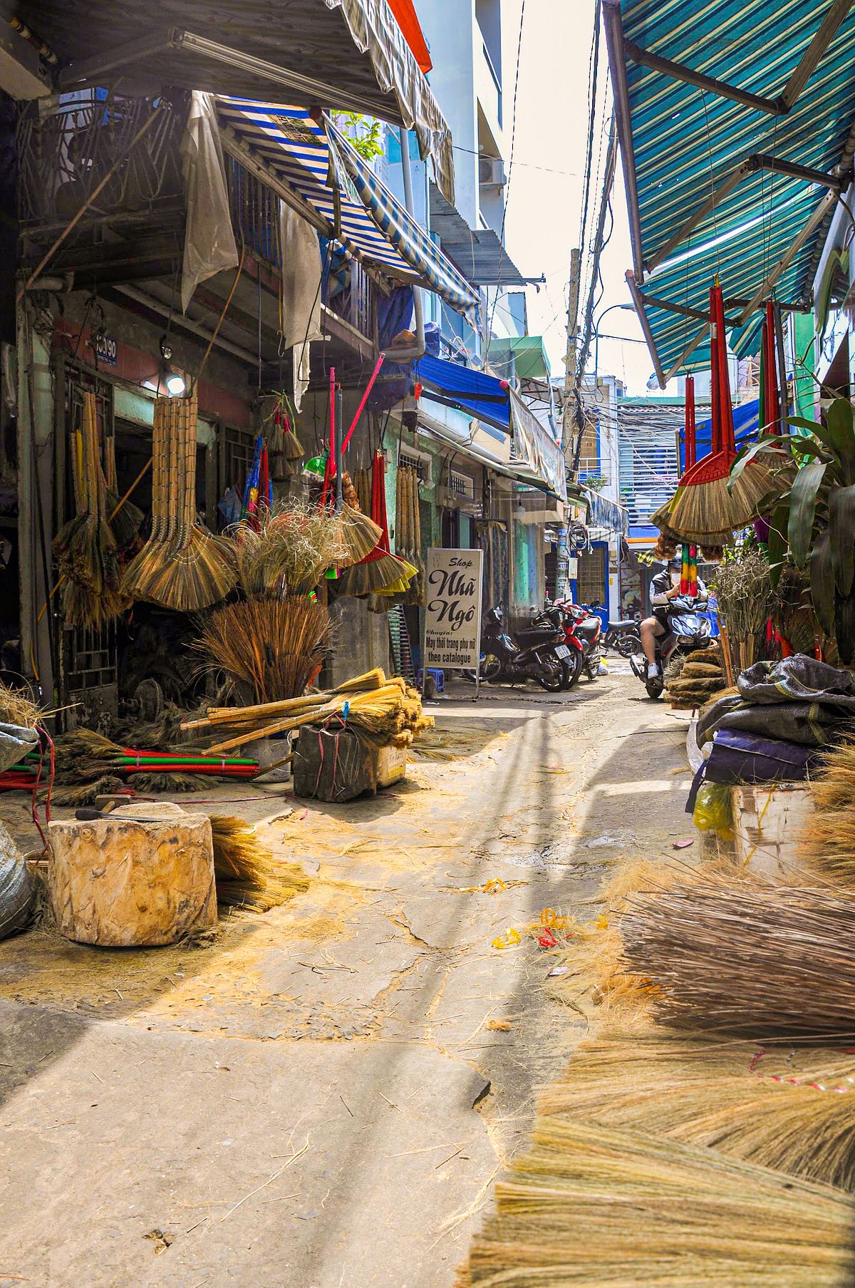 Những con phố đặc biệt của TP.HCM: Chỉ cần nghe tên là biết ngay ở nơi đó bán gì - Ảnh 17.