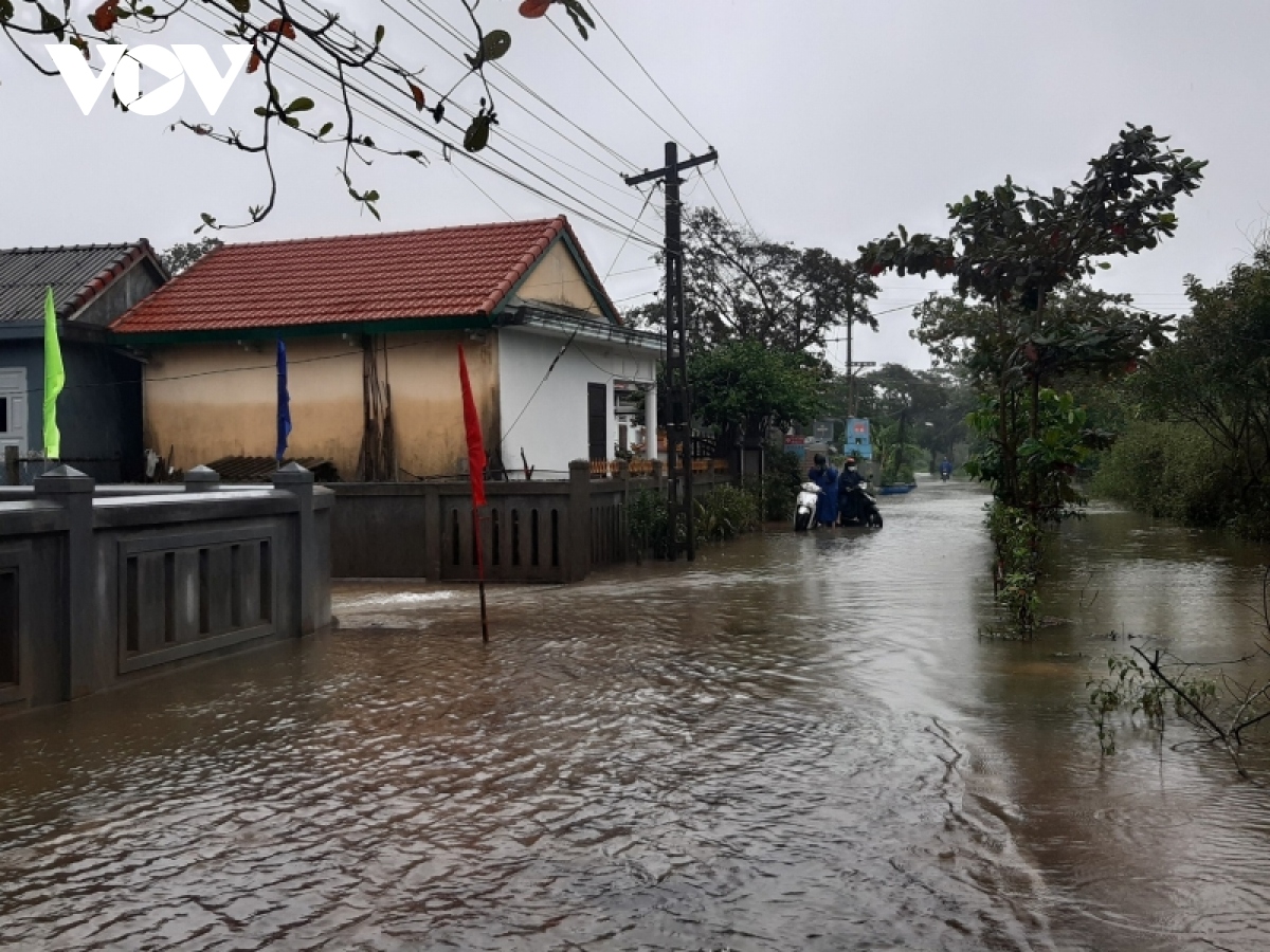Thừa Thiên Huế: Một số vùng thấp trũng ngập lụt khi mưa lớn kéo dài - Ảnh 4.