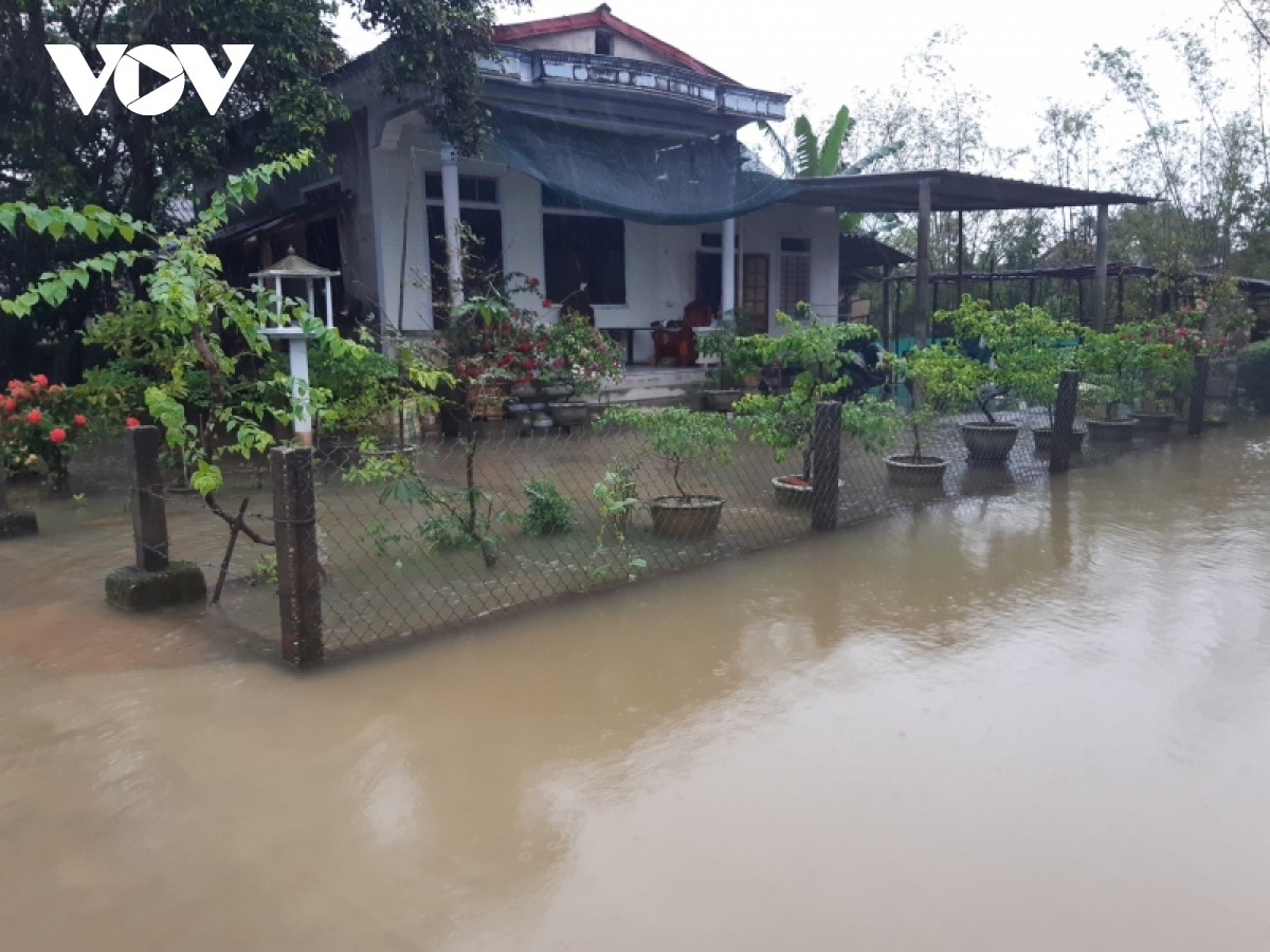 Thừa Thiên Huế: Một số vùng thấp trũng ngập lụt khi mưa lớn kéo dài - Ảnh 3.