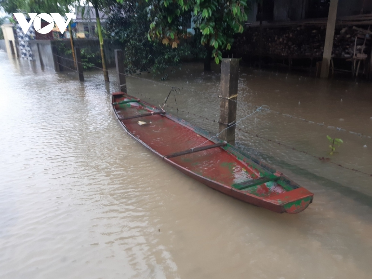 Thừa Thiên Huế: Một số vùng thấp trũng ngập lụt khi mưa lớn kéo dài - Ảnh 2.