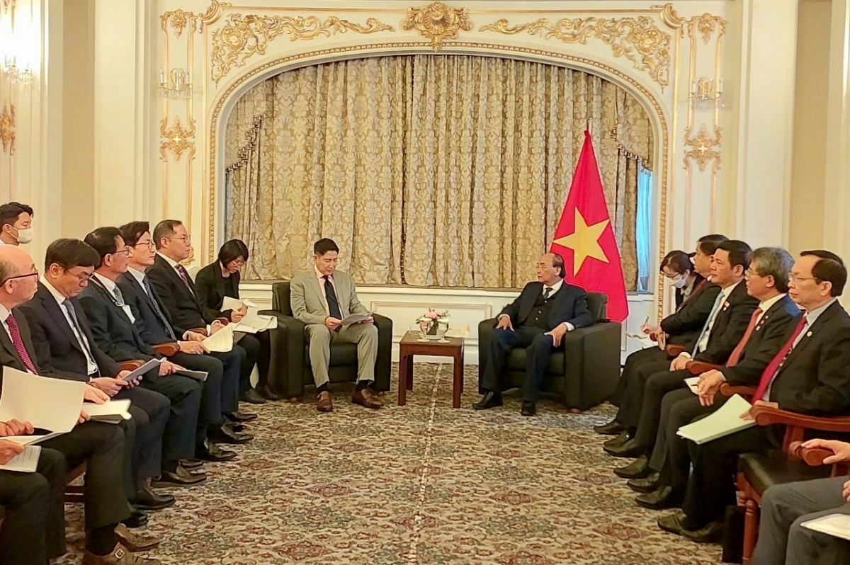 Toàn cảnh chuyến thăm cấp Nhà nước tới Hàn Quốc của Chủ tịch nước Nguyễn Xuân Phúc - Ảnh 11. Toàn cảnh chuyến thăm cấp Nhà nước tới Hàn Quốc của Chủ tịch nước Nguyễn Xuân Phúc - Ảnh 11.