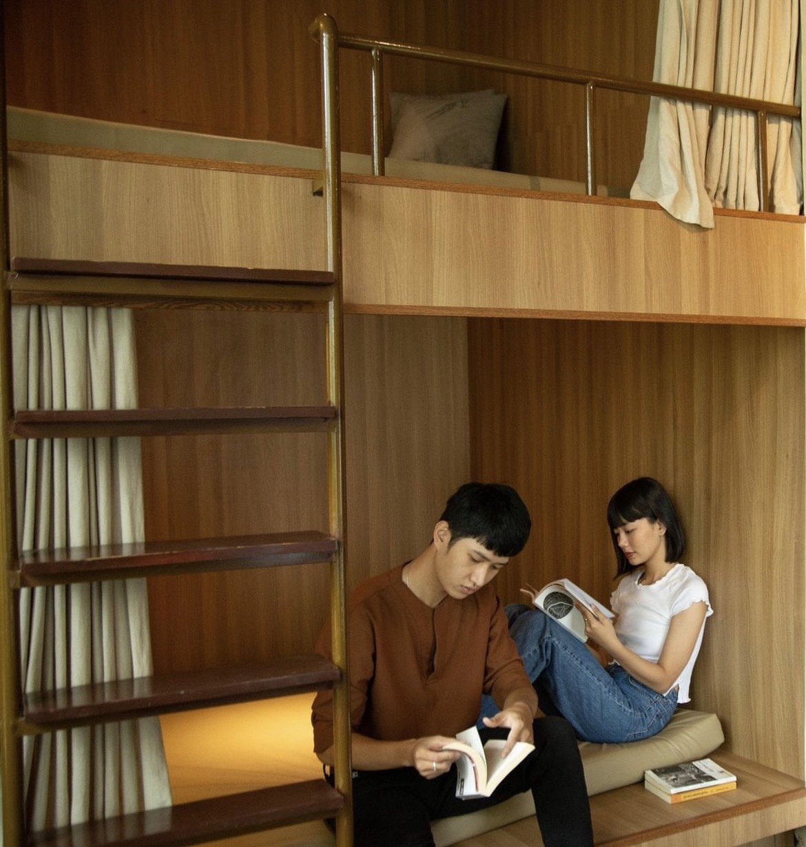 Bắt kịp xu hướng làm việc mới, nhiều quán cà phê cho mượn chuột máy tính, tai nghe, sạc... để trở thành “văn phòng thứ hai” - Ảnh 18.