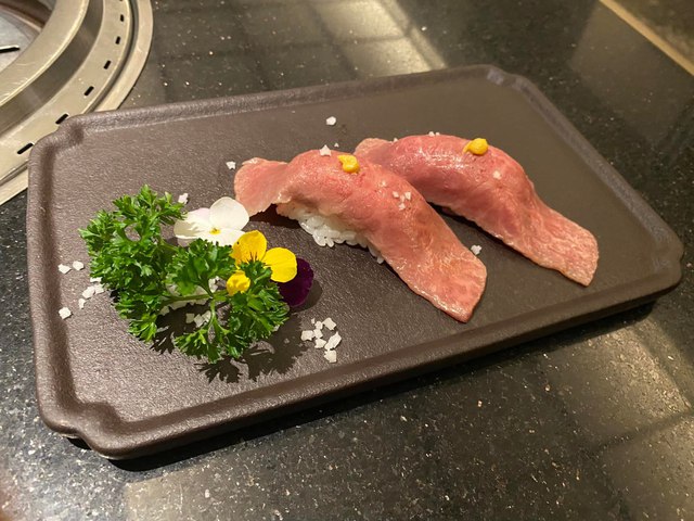 2 nhà hàng để trải nghiệm ẩm thực Nhật Bản theo phong cách Omakase tại Hà Nội: Nơi thực khách bất ngờ với những tầng vị tinh tế, không biết sẽ được ăn gì - Ảnh 10.