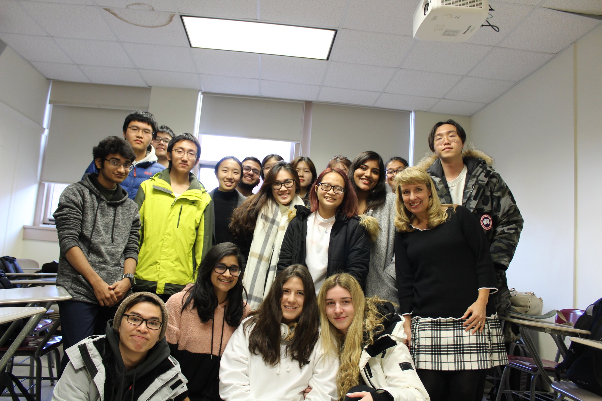 都会っ子。 ホーチミン市は別の勉強方法を共有し、彼女が米国のトップ校への奨学金を得るのを助けました - 写真 2. 都会の少年。 ホーチミン市は別の勉強方法を共有し、彼女が米国のトップ校への奨学金を得るのを助けました - 写真 2.