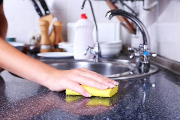 Miếng bọt biển, lưới rửa bát giúp căn bếp của bạn trở nên lấp lánh nhưng cũng là thứ bẩn nhất trong ngôi nhà - Ảnh 1.