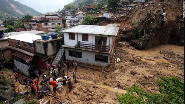 Gần 100 người mất mạng vì mưa lớn đến rung chuyển trời đất: Bi kịch tiếp nối bi kịch tại Brazil - Ảnh 1.