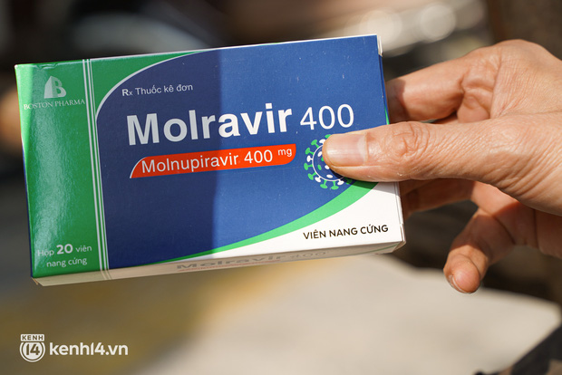  Hà Nội: Xếp hàng mua thuốc điều trị Covid-19 Molnupiravir, nhiều người không đủ giấy tờ phải quay về tay không - Ảnh 10.