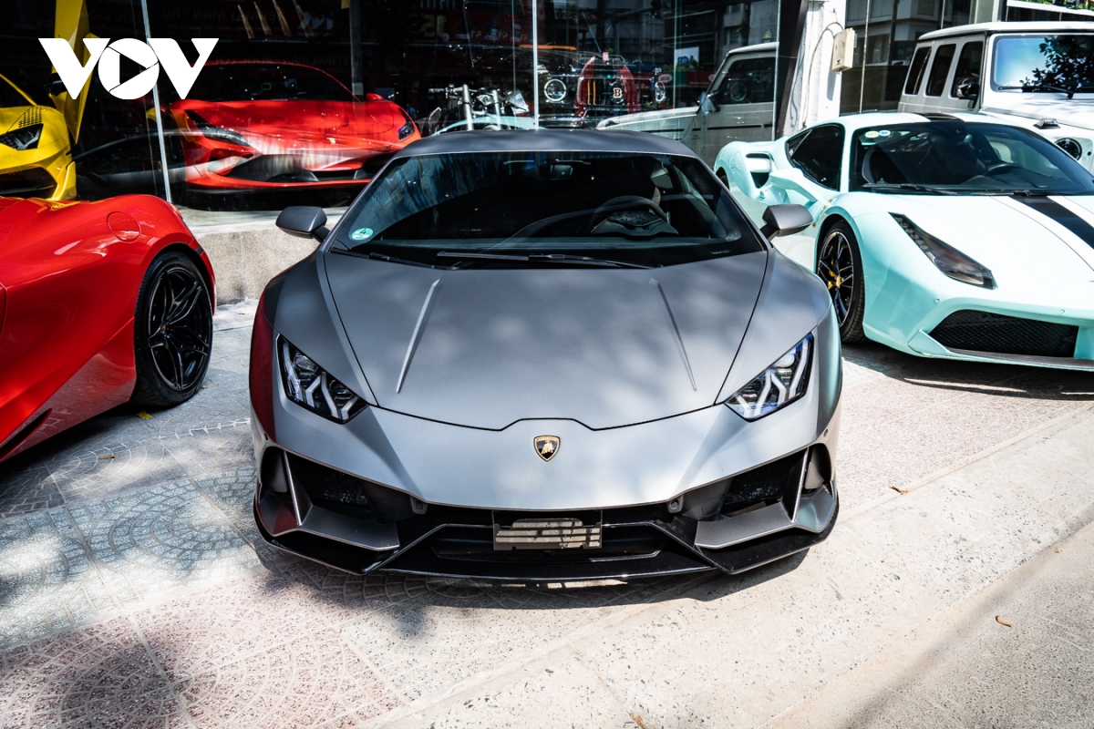 Ảnh chi tiết Lamborghini Huracan EVO độc nhất Việt Nam