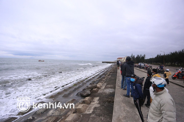  ẢNH: Hiện trường vụ chìm cano chở du khách khiến 17 người chết và mất tích ở Hội An - Ảnh 2.