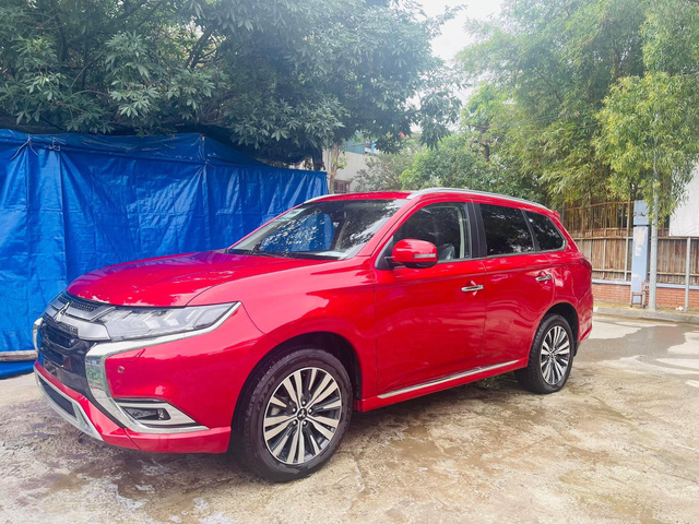 Lộ nhiều hình ảnh Mitsubishi Outlander 2022 sắp ra mắt Việt Nam: Màn hình là điểm gây tranh cãi - Ảnh 4.