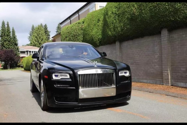 Bán nhà, bị vợ bỏ, chủ xe Rolls-Royce Wraith vẫn quyết tâm độ xe thành xe điện - Ảnh 2.