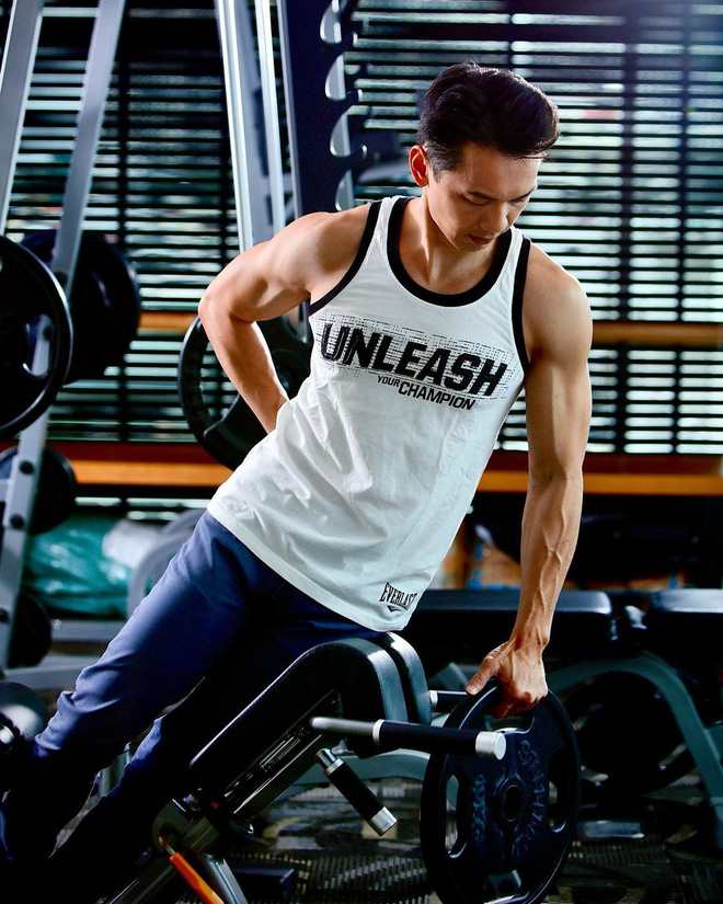 Chủ tịch ABC Trần Hùng Huy khoe ảnh chụp cùng chị mẹ, hóa ra đẹp trai phong độ là nhờ gen cả! - Ảnh 5.