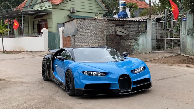 Nhóm bạn trẻ Quảng Ninh hoàn thiện nội thất siêu phẩm Bugatti Chiron: Ghế chỉnh điện, đồng hồ Toyota, vô-lăng tích hợp chức năng - Ảnh 9.