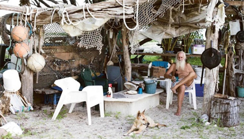 Giàu nứt đố đổ vách bỗng phá sản, 4 đại gia lừng lẫy một thời phải sống cảnh nghèo khổ lúc cuối đời: Người ra đảo hoang ở ẩn, người đi nhặt rác, kẻ chết trong cô độc - Ảnh 1. Giàu nứt đố đổ vách bỗng phá sản, 4 đại gia lừng lẫy một thời phải sống cảnh nghèo khổ lúc cuối đời: Người ra đảo hoang ở ẩn, người đi nhặt rác, kẻ chết trong cô độc - Ảnh 1.