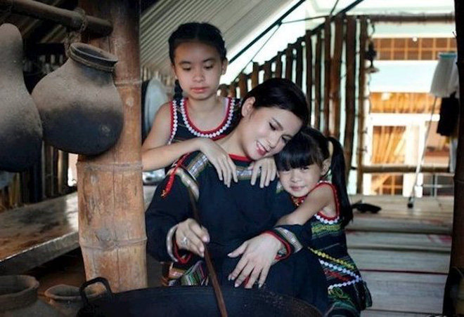 Cậu cả nhà cà phê Trung Nguyên: Sinh năm 2000, sống kín tiếng, là người đàn ông ấm áp, được bố Vũ gửi gắm khát vọng đặc biệt - Ảnh 3. Cậu cả nhà cà phê Trung Nguyên: Sinh năm 2000, sống kín tiếng, là người đàn ông ấm áp, được bố Vũ gửi gắm khát vọng đặc biệt - Ảnh 3.