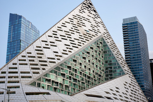 17 tòa nhà sở hữu thiết kế kiến trúc nghệ thuật đẹp tới siêu thực, nhìn mà cứ ngỡ lạc đến tương lai - Ảnh 2.