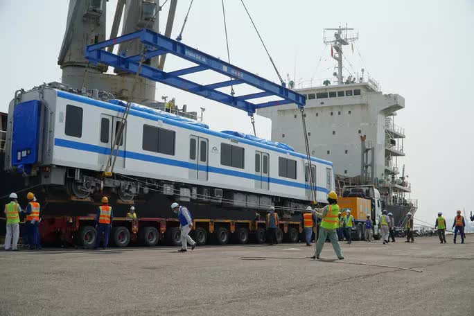  Cận cảnh 2 đoàn tàu metro số 1 tới cảng Khánh Hội, TP HCM  - Ảnh 4.