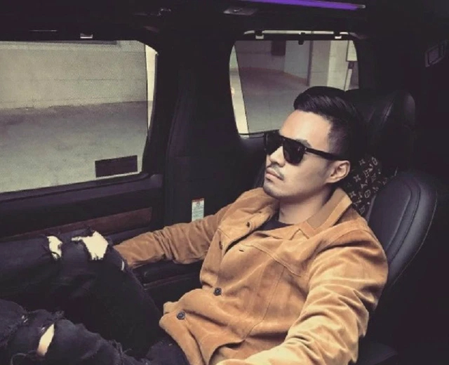 Vị thiếu gia có tiềm năng thừa kế gia tài 10.000 tỷ của Tân Hoàng Minh: Tài kinh doanh có tiếng, thú chơi đồ hiệu trăm tỷ và quan hệ bất ngờ với đại gia Gatsby Hàn Quốc - Ảnh 6. Vị thiếu gia có tiềm năng thừa kế gia tài 10.000 tỷ của Tân Hoàng Minh: Tài kinh doanh có tiếng, thú chơi đồ hiệu trăm tỷ và quan hệ bất ngờ với đại gia Gatsby Hàn Quốc - Ảnh 6.