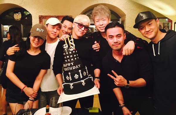 Vị thiếu gia có tiềm năng thừa kế gia tài 10.000 tỷ của Tân Hoàng Minh: Tài kinh doanh có tiếng, thú chơi đồ hiệu trăm tỷ và quan hệ bất ngờ với đại gia Gatsby Hàn Quốc - Ảnh 10. Vị thiếu gia có tiềm năng thừa kế gia tài 10.000 tỷ của Tân Hoàng Minh: Tài kinh doanh có tiếng, thú chơi đồ hiệu trăm tỷ và quan hệ bất ngờ với đại gia Gatsby Hàn Quốc - Ảnh 10.