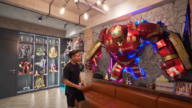 Talkshow Khoe mô hình HulkBuster siêu to khổng lồ ở nhà mới Cách trị mùi  hôi cơ thể hiệu quả  YouTube