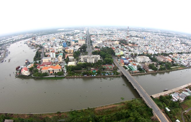 Ông trùm, bà trùm chứng khoán Việt mang tiền đầu tư bất động sản: SSI hợp tác đầu tư KCN 620ha, vợ chồng bà chủ VNDirect nhắm 3 siêu dự án - Ảnh 2. Ông trùm, bà trùm chứng khoán Việt mang tiền đầu tư bất động sản: SSI hợp tác đầu tư KCN 620ha, vợ chồng bà chủ VNDirect nhắm 3 siêu dự án - Ảnh 2.