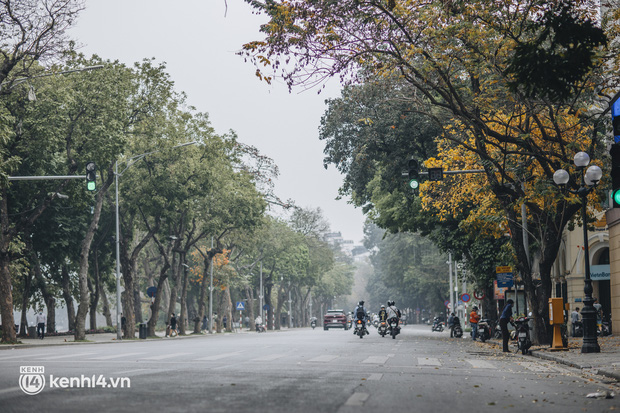 Dân tình “chạy vội” check-in mùa thay lá ở Hà Nội - thủ đô đang vào những ngày đẹp khó thở! - Ảnh 21.