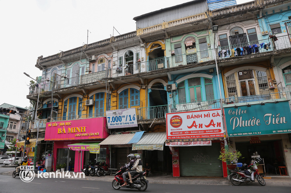  Cận cảnh chung cư chờ sập ở khu Chợ Lớn Sài Gòn, 32 hộ dân vẫn bám víu dù được yêu cầu di dời khẩn cấp - Ảnh 19.