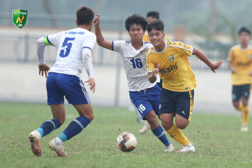 BLV Tạ Biên Cương chỉ ra nhân tố X của U23 Việt Nam tiềm năng hơn Công Vinh, Công Phượng - Ảnh 2. BLV Tạ Biên Cương chỉ ra nhân tố X của U23 Việt Nam tiềm năng hơn Công Vinh, Công Phượng - Ảnh 2.