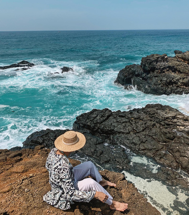  Lý Sơn - đảo núi lửa mệnh danh Jeju của Việt Nam: Nước biển xanh trong vắt, ai đi rồi cũng phải thốt lên quá đẹp - Ảnh 10.