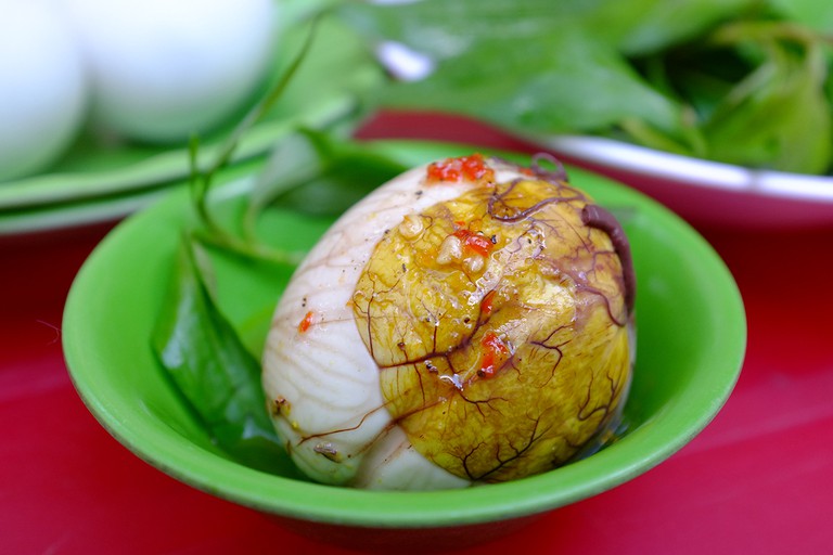 F0 ở nhà ăn 1 quả trứng vịt lộn vào thời điểm này sẽ bổ tựa nhân sâm: Tuy nhiên có 6 nhóm người không nên ăn nhiều vì sẽ hại gan, thận - Ảnh 3. F0 ở nhà ăn 1 quả trứng vịt lộn vào thời điểm này sẽ bổ tựa nhân sâm: Tuy nhiên có 6 nhóm người không nên ăn nhiều vì sẽ hại gan, thận - Ảnh 3.