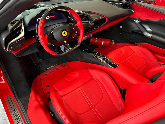 Đại lý tư nhân chào hàng Ferrari SF90 Spider giá hơn 45 tỷ đồng tới đại gia Việt: Siêu xe xăng lai điện hot trong thời nhiên liệu tăng giá - Ảnh 5.