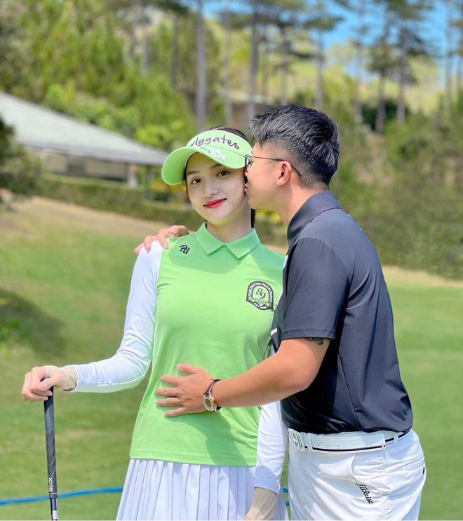 Sân Golf dần là chốn hẹn hò của các cặp đôi nổi tiếng, nghe đồn rất an toàn cho chuyện riêng tư cớ sao lại như thế? - Ảnh 5. Sân Golf dần là chốn hẹn hò của các cặp đôi nổi tiếng, nghe đồn rất an toàn cho chuyện riêng tư cớ sao lại như thế? - Ảnh 5.