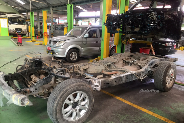Chủ Toyota Land Cruiser chi 1 tỷ đồng hồi sinh chiếc xe từ đống sắt vụn: Bóng bẩy như mới đập hộp sau 3 tháng, không thể nhận ra bằng mắt thường  - Ảnh 10.