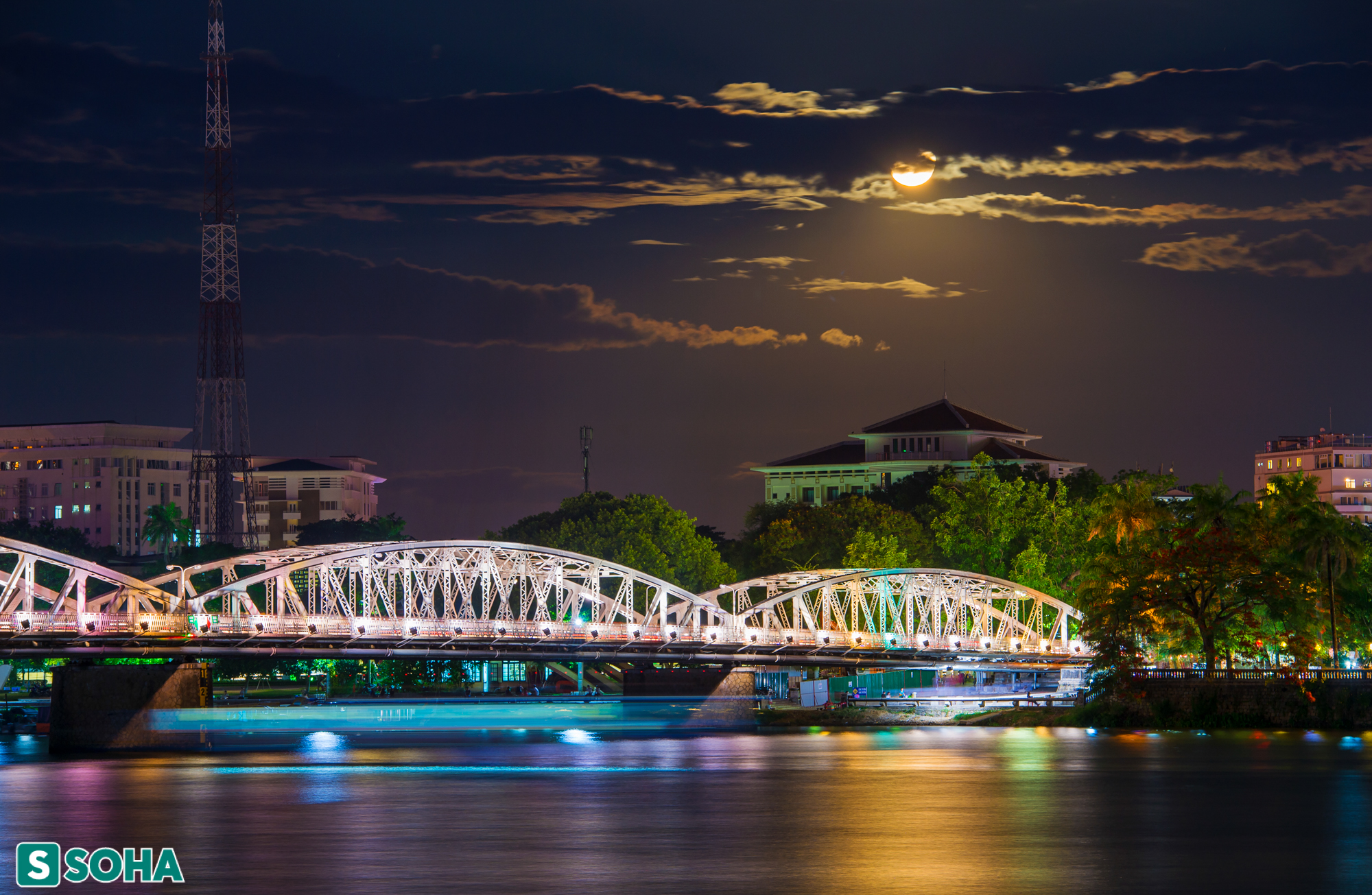  Những cây cầu có một không hai ở Huế, cổ kính hay hiện đại đều đẹp rụng tim - Ảnh 2.