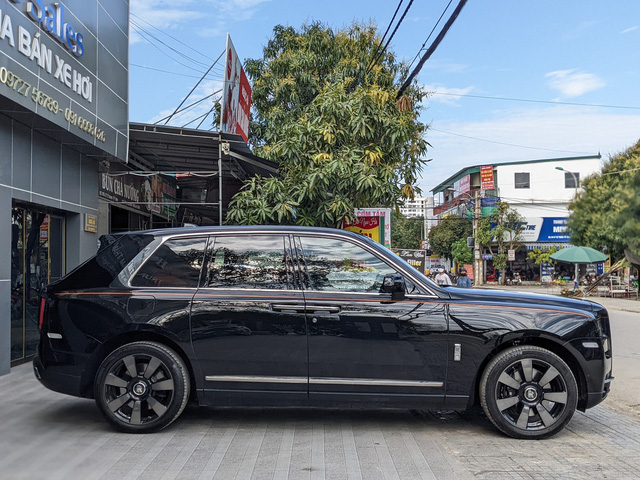 Đại gia Hà Tĩnh mạnh tay mua Rolls-Royce Cullinan: Chi tiết biển số là điều khiến nhiều người nể phục - Ảnh 6.