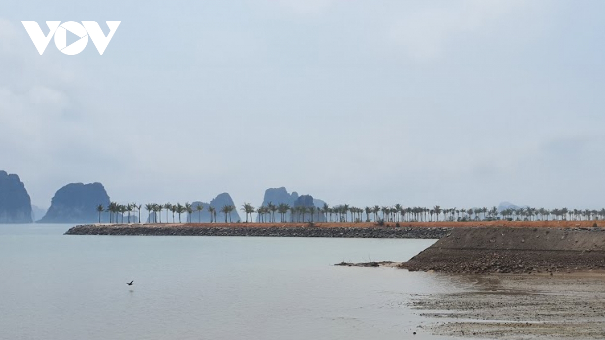 Dự án Sonasea Vân Đồn Harbor city: Mới san nền nhưng biệt thự được rao bán tràn trên mạng - Ảnh 1.