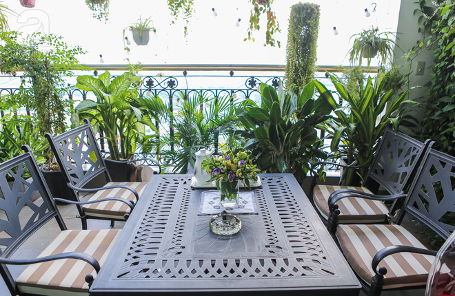 Những căn penthouse đốt tiền: Chủ nhà chịu chơi mang vách đá đen vào giữa phòng khách, cặp vợ chồng Hà Nội có hẳn hồ sen trên tầng 30, đặc biệt nhất căn hộ 200 tỷ đồng như bảo tàng - Ảnh 11. Những căn penthouse đốt tiền: Chủ nhà chịu chơi mang vách đá đen vào giữa phòng khách, cặp vợ chồng Hà Nội có hẳn hồ sen trên tầng 30, đặc biệt nhất căn hộ 200 tỷ đồng như bảo tàng - Ảnh 11.