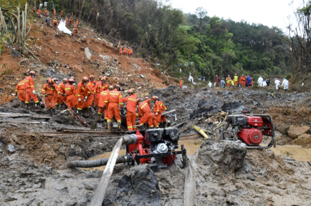 Không có điều kỳ diệu: Trung Quốc chính thức thông báo toàn bộ 132 người trên chuyến bay rơi xuống núi đã thiệt mạng - Ảnh 2.