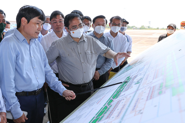  Thủ tướng trực tiếp khảo sát cảng biển, sân bay mang tầm ý nghĩa trọng điểm ở Quảng Nam - Ảnh 2.