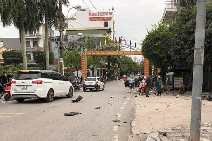  Xe sang Mercedes GL400 gây tai nạn kinh hoàng khiến 2 người thương vong  - Ảnh 2.