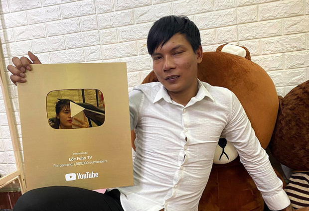 Lộc Fuho từ chàng phụ hồ đến YouTuber xây được nhà, mua được xe: Cách quản lý chi tiêu khiến mọi ông chồng phải sợ! - Ảnh 2.