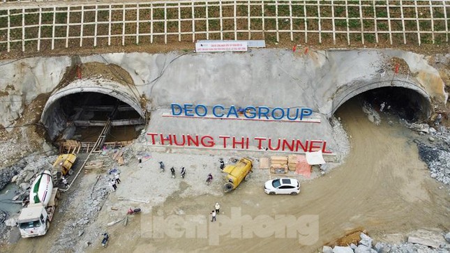  Đi xuyên hầm qua núi dài nhất cao tốc Ninh Bình - Thanh Hóa  - Ảnh 3.
