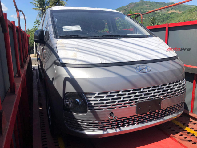 MPV bí ẩn Hyundai Staria 2022 lại xuất hiện tại Việt Nam, đơn vị vận chuyển giải đáp điều mà nhiều người thắc mắc - Ảnh 4.
