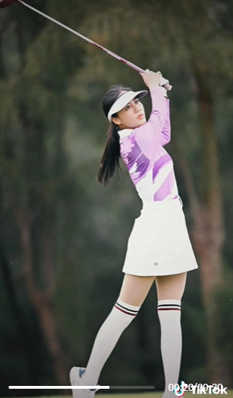 Văn Mai Hương cũng là một tay Golf không phải vừa, giành luôn cả giải thưởng khiến hội Golf thủ cũng phải dè chừng - Ảnh 2.