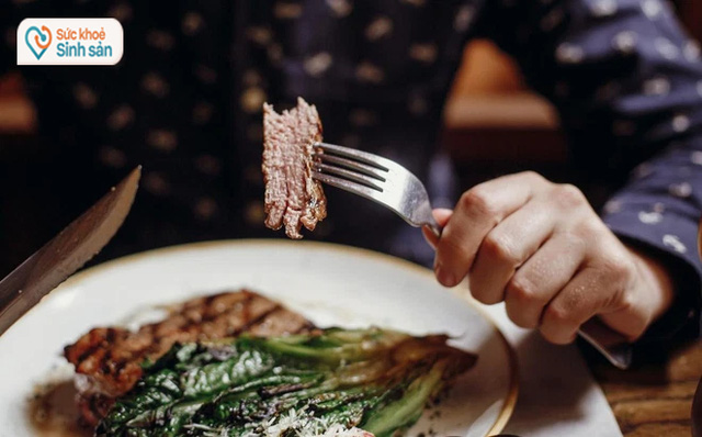 Nam giới ăn quá nhiều món này có thể tăng nguy cơ vô sinh: Nghiên cứu mới đã chứng minh - Ảnh 1.